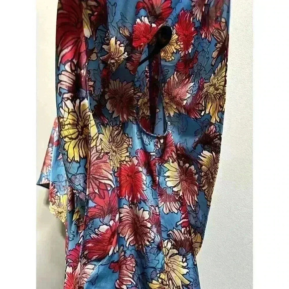 Aritzia Little Moon Yarrow Abstract Flutter Sleeve Blouse | Women’s Size M - Picture 4 of 8